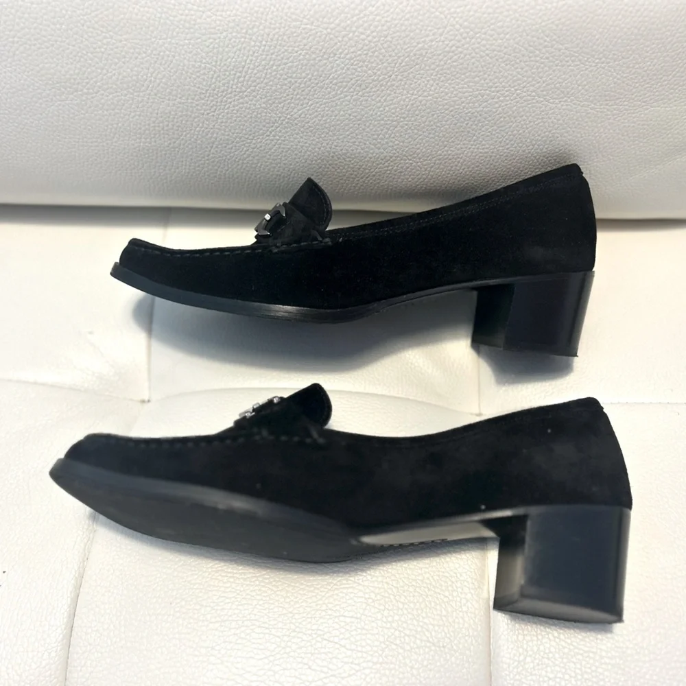Ferragamo NEW!! Suede Stack Heel Loafer Sz. 8.5 B - Picture 5 of 9